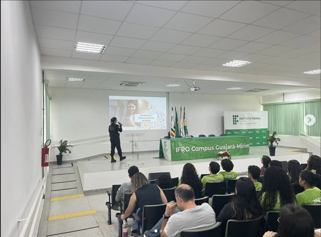 Polícia Federal apresenta projeto “Guardiões da Infância” para estudantes do IFRO em Guajará-Mirim.